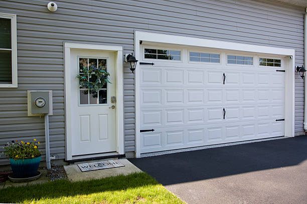 24/7 Emergency Garage Door Panel Replacement experts in Bealeton, VA